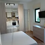 Lapilli House Apartament *